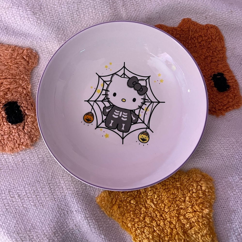 Hello Kitty Halloween bowls